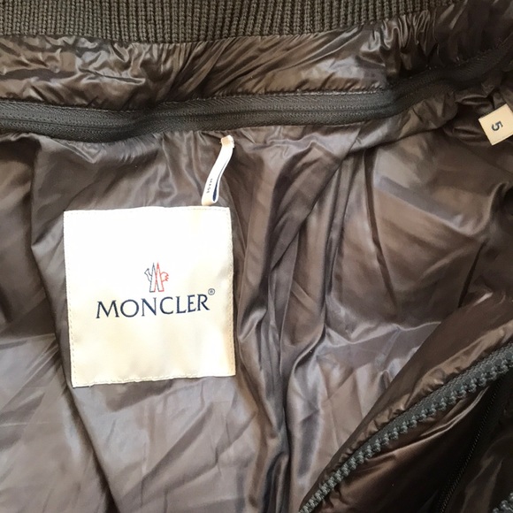 ❌SOLD❌ Moncler Zin Hooded Quilted Down Jacket - Picture 4 of 8